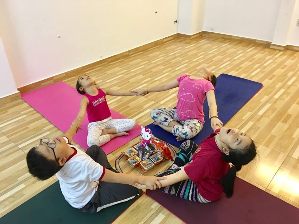 yoga-kid.jpg